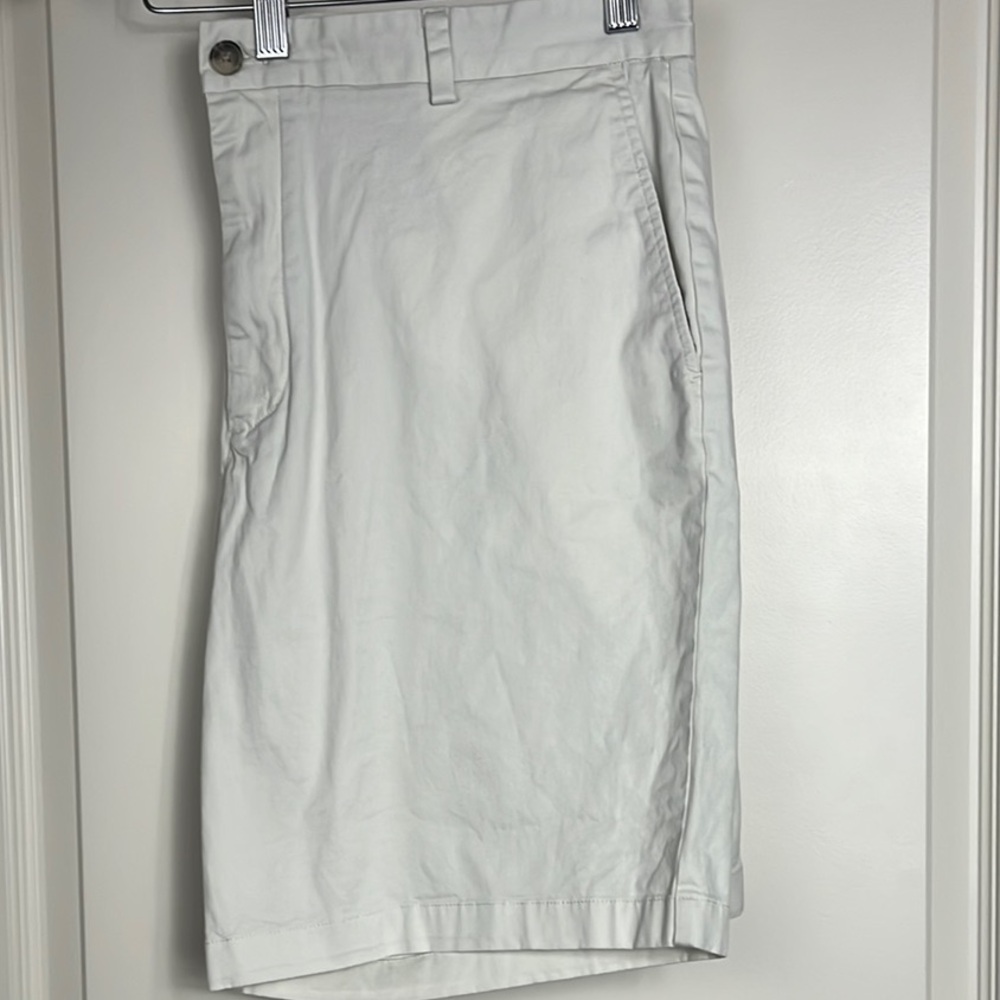 Vineyard Vines Cream Flat Front Shorts